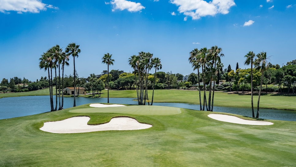 /content/dam/images/golfdigest/fullset/course-photos-for-places-to-play/sotogrande spain 6.jpg